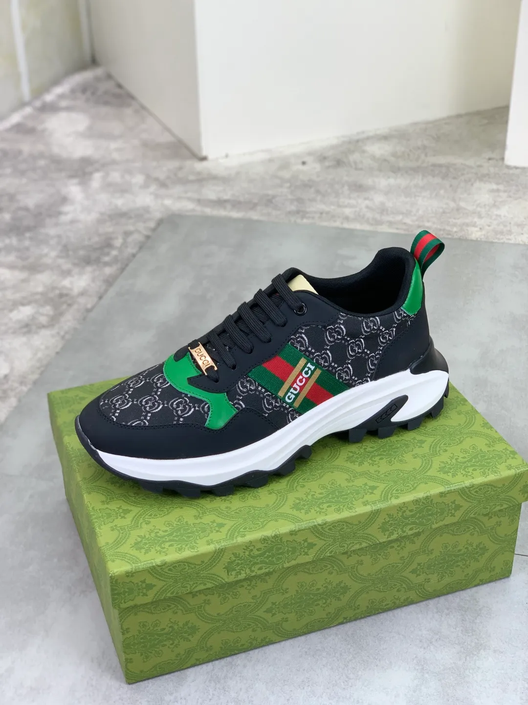 Men's shoes 💰P440💰[New model]🆘 The latest model from Gucci GUCCI official website🎁Classic casual and fashionable men's shoes👟Best model💥The version is simple and elegant, exclusive for trendy men. Unique official website latest brand elements👑Gucci original decoration, fashionable and generous, original soft calfskin fabric➕Comfortable soft first-layer pigskin lining ✅The official website specifies the wear-resistant casual outsole, the classic model is taken in kind🎬Color: 4️⃣colors available😍Number: 38-44